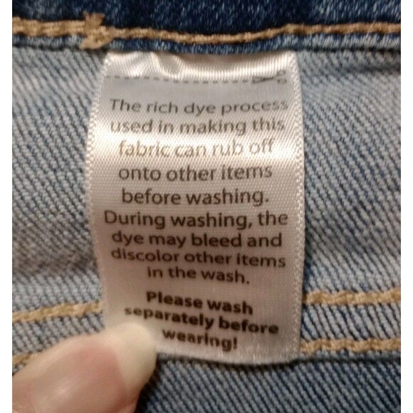 Time & Tru Denim Capris Sz 12 Cropped Distressed Medium Wash Cuff Hem GUC - Picture 8 of 8